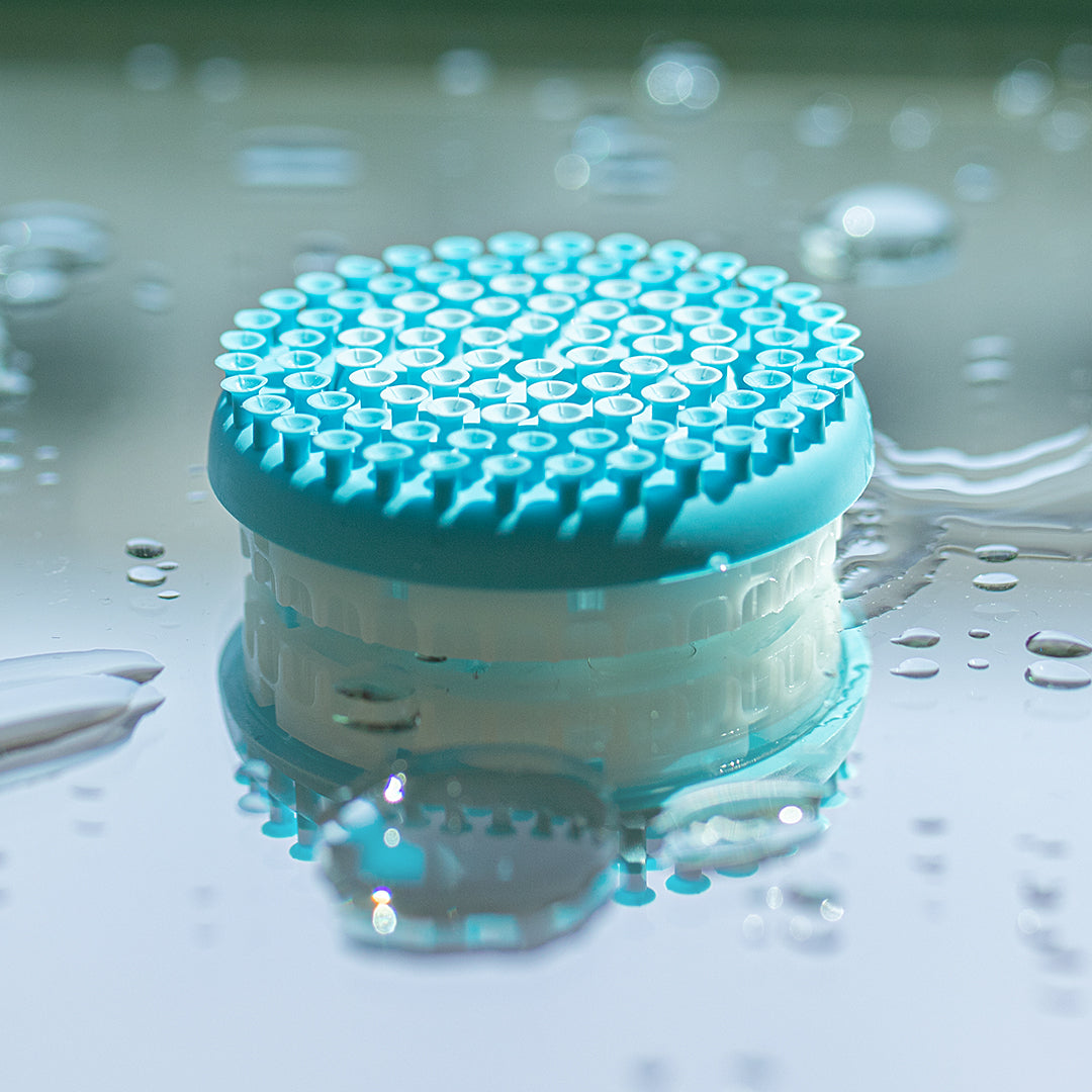 ageLOC LumiSpa Treatment Head: Our Silicone Heads – used for your cleansing routine – are uniquely designed to maintain optimal contact with your skin and get the most from the Activating Cleansers. 